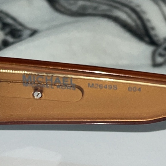 Michael Kors M2649S Sunglasses
by Michael Kors, Bordeaux, 57-15-135 - Picture 6 of 7